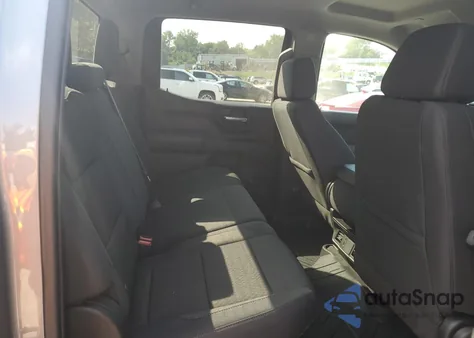 2025 Chevrolet Silverado K1500 Custom z USA, uszkodzony, nr VIN 3GCPKBEK8SG266640